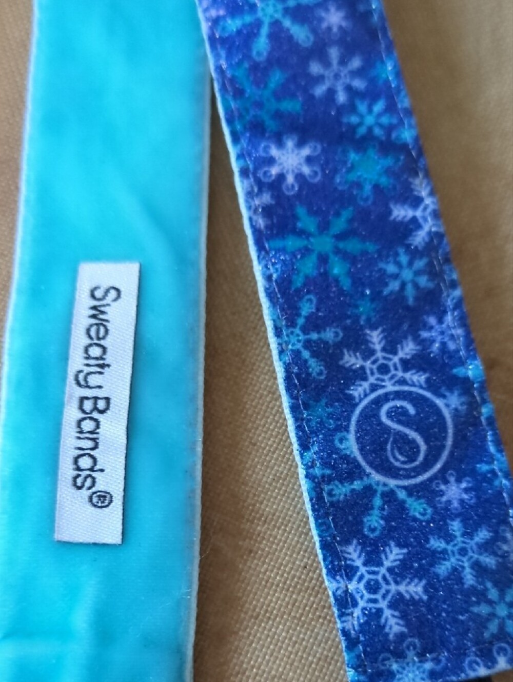 Sweaty Bands NEVER WORN 1 Inch Women Blue Glitter Snowflake Headband - Picture 2 of 4